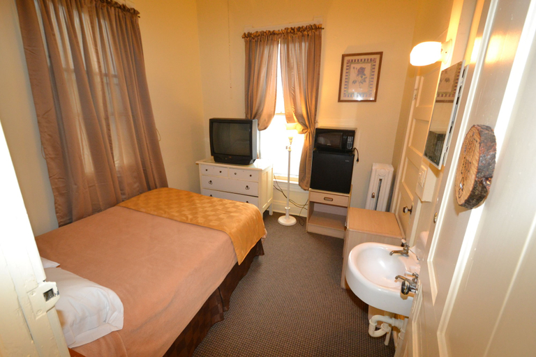 Bedroom 3, Perfect Stay Inn & Suites, Washington
