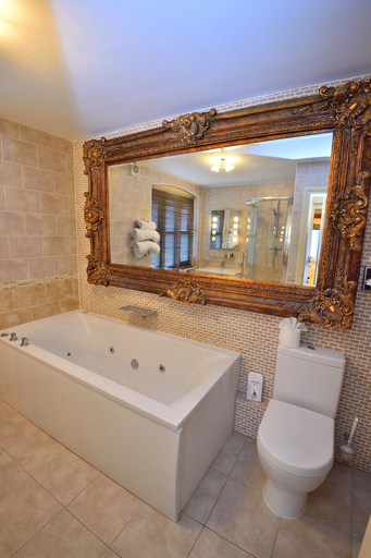 Bathroom 4, Angmering Manor, West Sussex