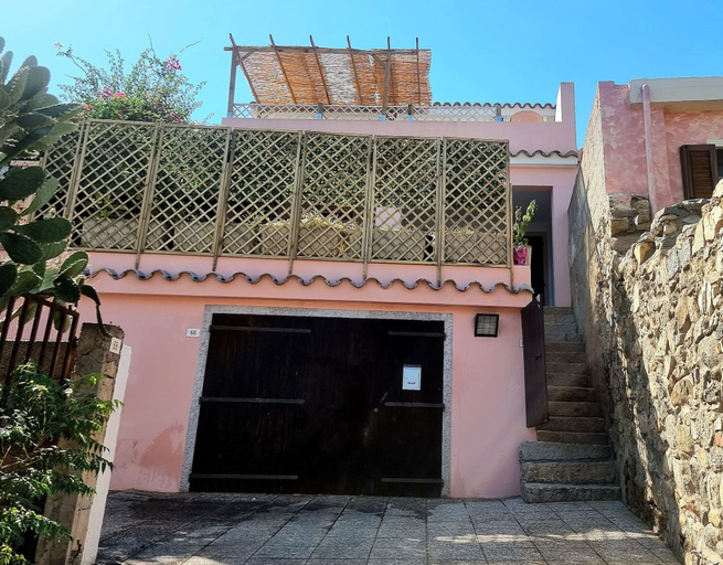 Exterior & Views, 4 Bedroom Villa With Garden 3 min Walk From Beach!, Cagliari