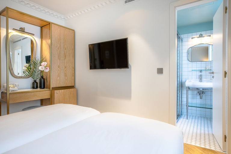 Bedroom 3, Hotel Rose Bourbon, Paris