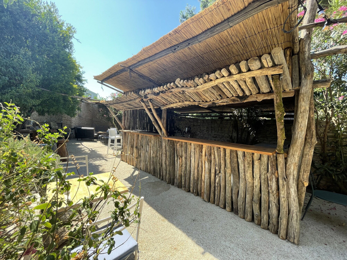 Exterior & Views 2, Logis Hôtel Nimotel, Gard