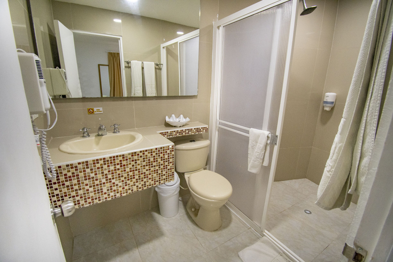 Bathroom 4, Hotel El Dorado, San Andrés