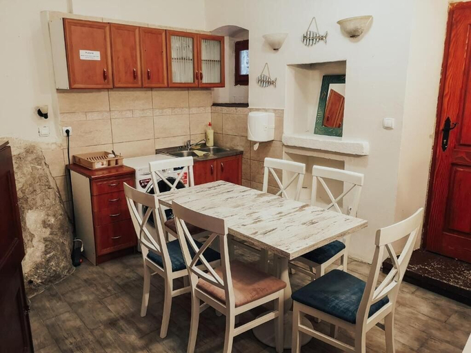 Others 4, Antika Guesthouse