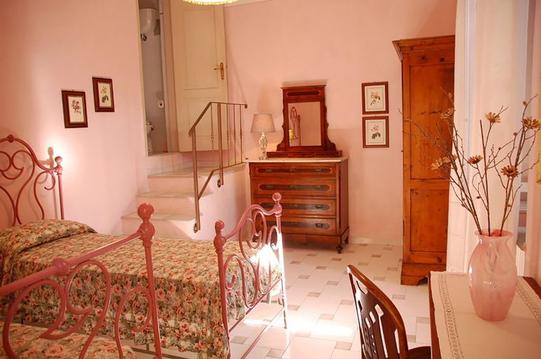 Bedroom 2, Villa Il Giardino in Radicofani, Siena