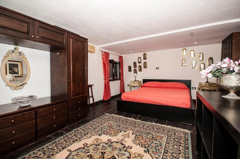 Bedroom 2, B&B La Mimosa, Salerno
