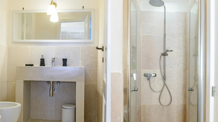 Bathroom 3, White Stone House 6 1, Brindisi