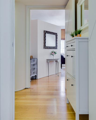 Others 4, Spacious 2-bedroom Apartment in Mayfair, London