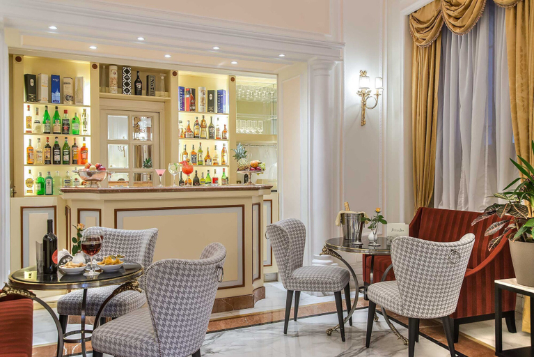 Food & Drinks 5, Albergo Del Senato, Rome