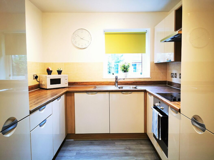 Others 4, Lovely Holiday Home in Birmingham, Birmingham