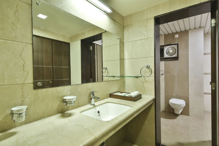 Bathroom 5, Radhe Upavan Resort, Ahmadabad