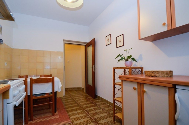 Others 5, Apartment 23, Pula
