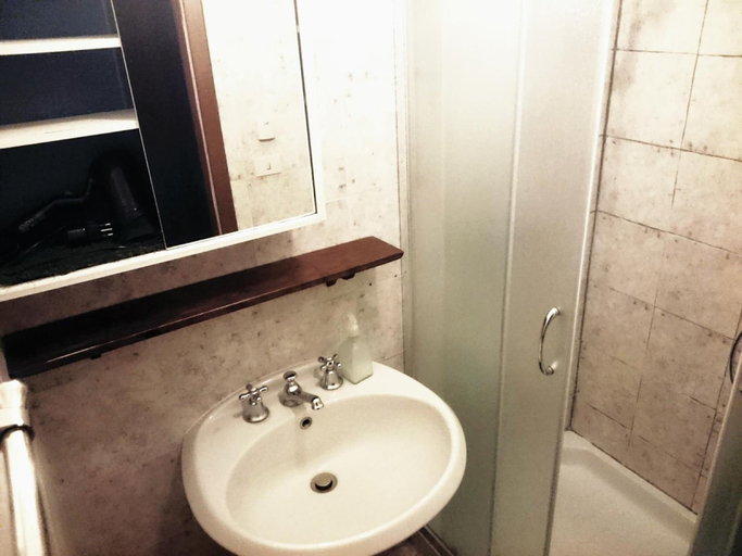 Bathroom 3, Vatican Rooms Guest House, Rome