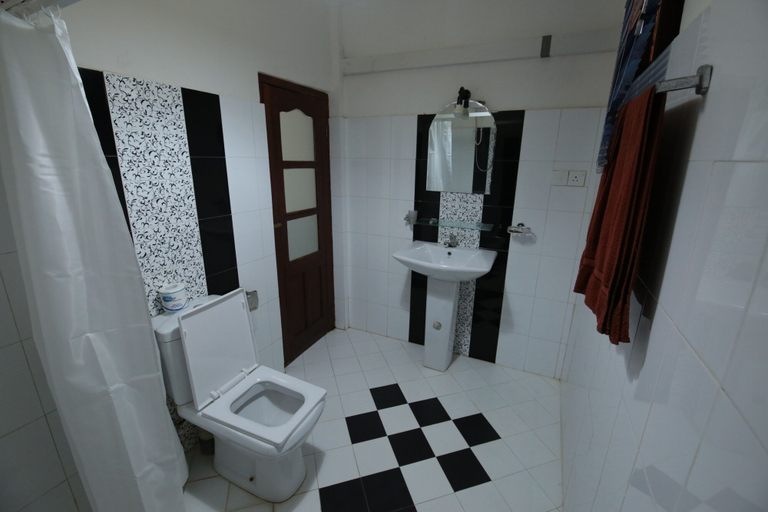 Bathroom 4, Ocean of Life Ayurvedic Resort, Bentota