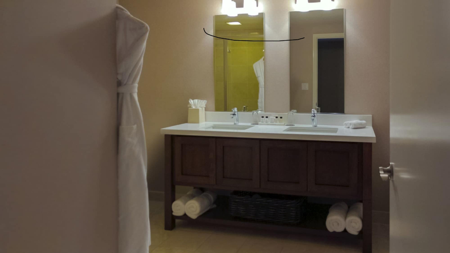 Bathroom 4, The Grand Hotel, Santa Clara