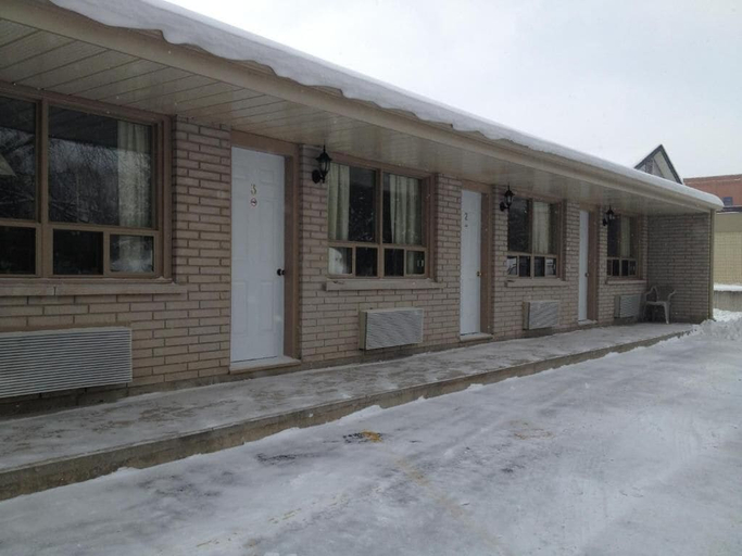 Exterior & Views 2, Milestone Motel, Simcoe