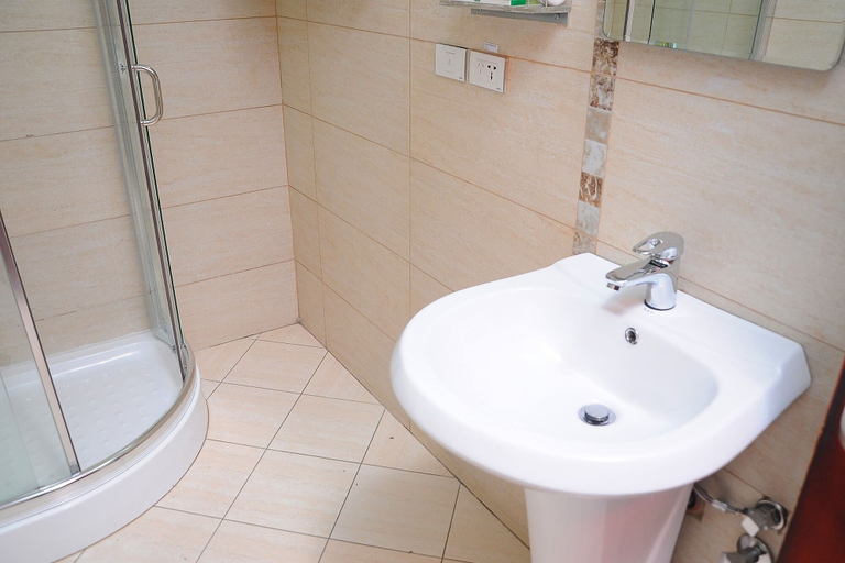 Bathroom 4, Zola International Hotel, Addis Abeba
