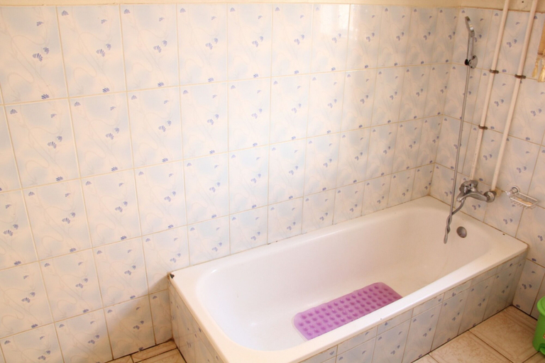 Bathroom 5, Joy Guesthouse, Kicukiro