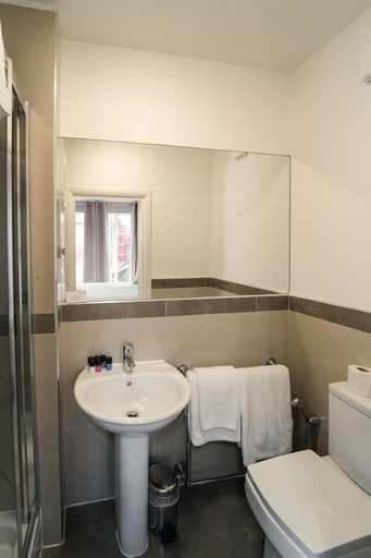 Bathroom 5, Park Lane Apartments Crawford Place, London