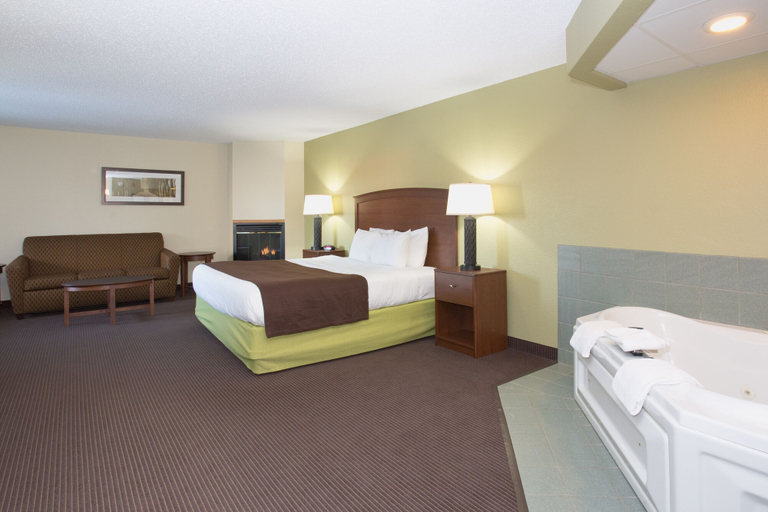 Bedroom 2, Cobblestone Hotel & Suites – Wisconsin Rapids, Wood
