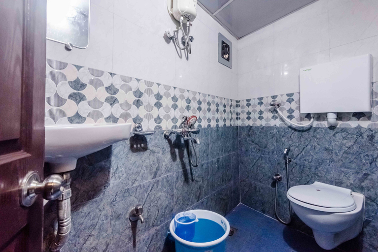 Bathroom, Awesome Dormitory, Mumbai Suburban