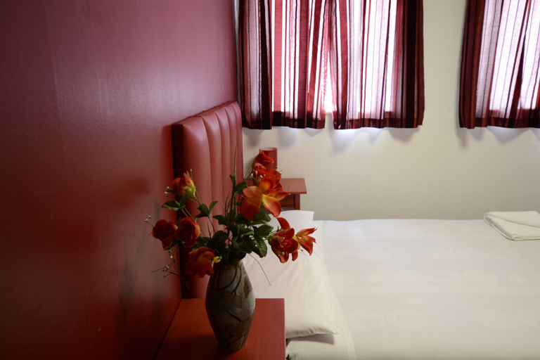 Bedroom 2, Park Hotel, London