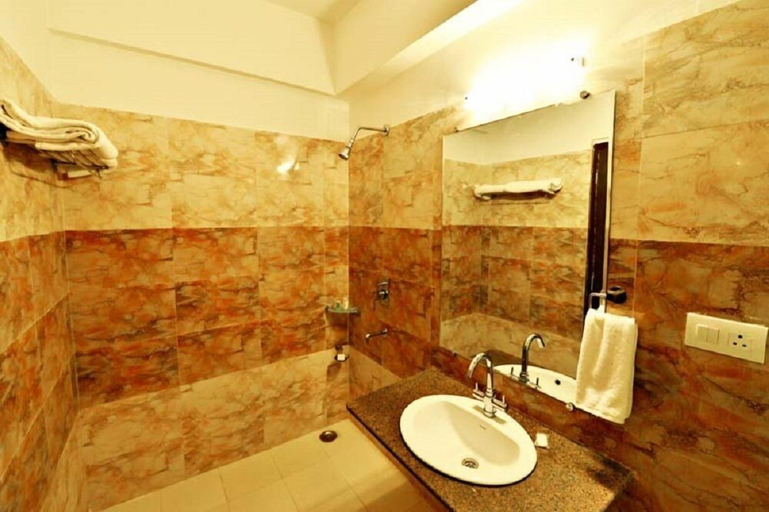 Bathroom 4, Hotel mukund villas, Udaipur
