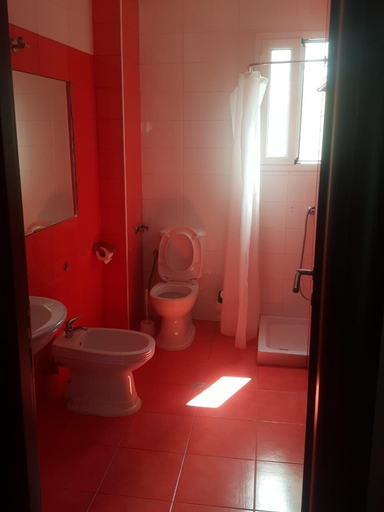 Bathroom 3, Beva Hotel, Sarandës