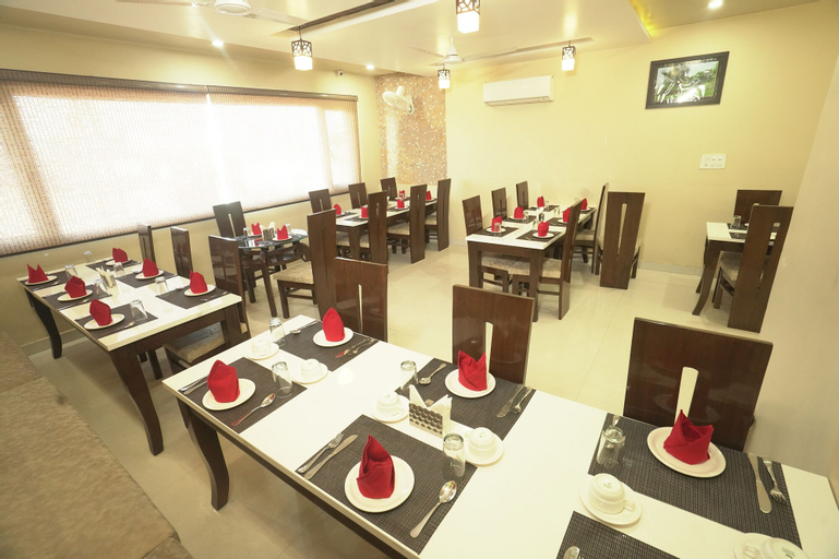 Food & Drinks 5, Hotel Maggo, Bharatpur