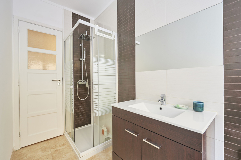 Bathroom 4, Belém Light Filled Apartment, By TimeCooler, Lisbon