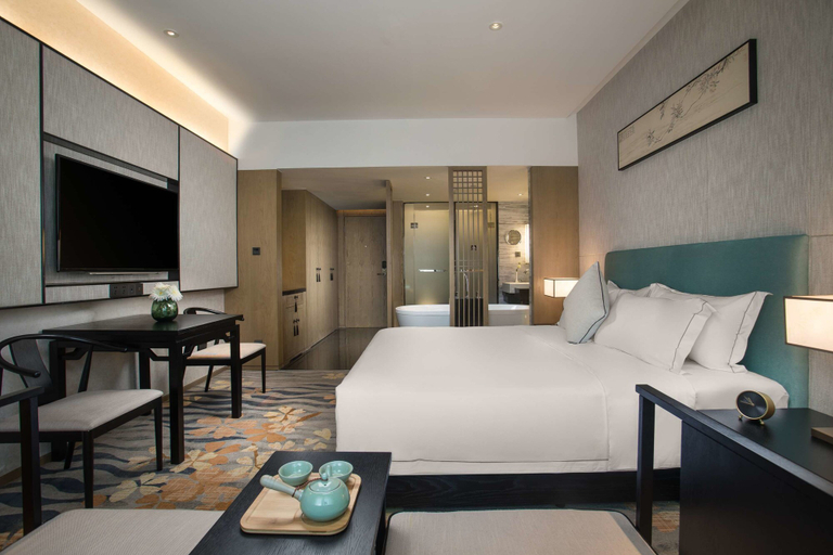 Bedroom 3, Ramada by Wyndham Zhenjiang City Center, Zhenjiang