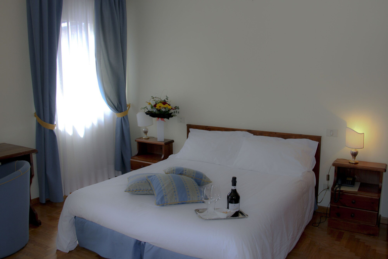 Bedroom 3, Hotel Belvedere, Belluno