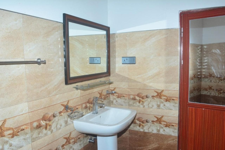 Bathroom 4, Cloudy Hill Cottage, Ella