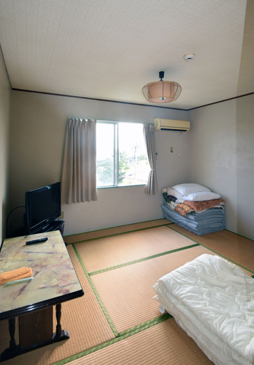 Bedroom 3, Hotel Henza, Uruma