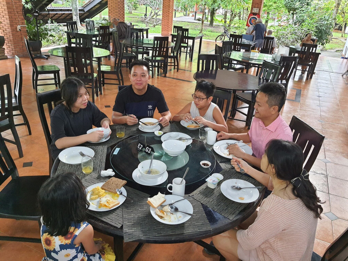 Food & Drinks 5, Les Hameaux de l'Orient, Củ Chi