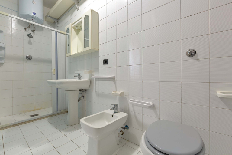 Bathroom 4, 2848 Blue Apartment by Barbarhouse, Lecce
