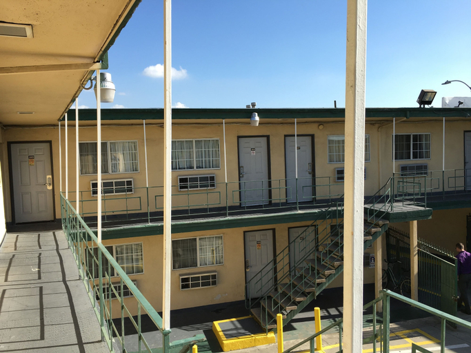Others 5, Eastsider Motel, Los Angeles