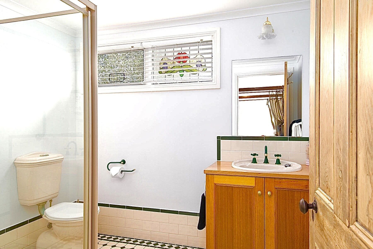 Bathroom 3, Kurrajong House Launceston, Launceston - Pt B