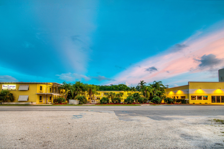 Exterior & Views 2, Key Largo Inn, Monroe