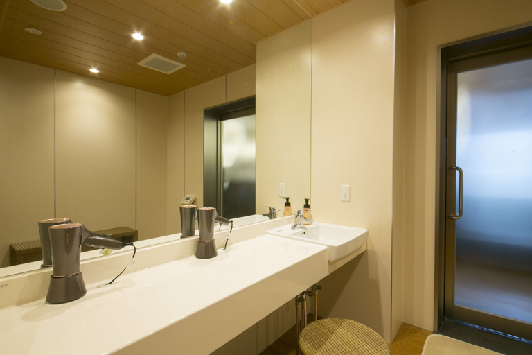 Bathroom 3, Business Hotel Kosanagi, Toyota