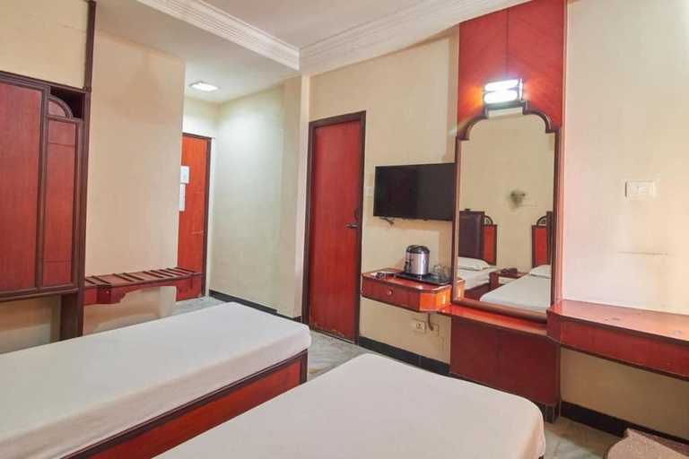 Bedroom 3, Hotel Naveen, Coimbatore