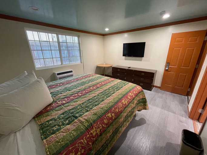Bedroom 4, Hilltop Motor Inn, Los Angeles