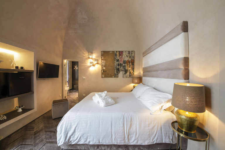 Bedroom 5, Al Console Luxury Suite, Bari