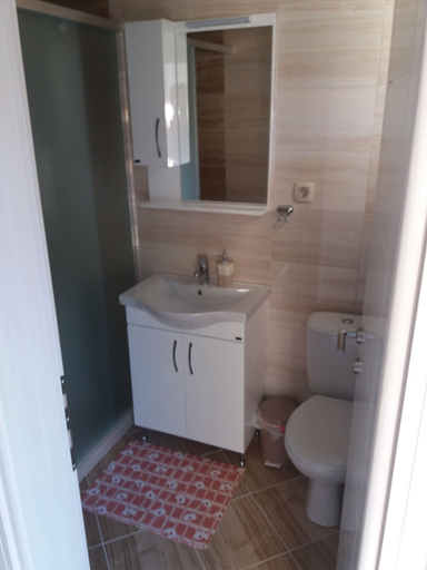 Bathroom 4, Hera Apartments