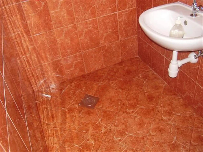 Bathroom 4, Spacious Robinson House Iris With Pool, Tkon