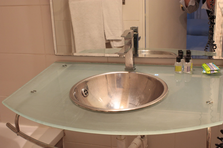 Bathroom 4, Hotel Hauteville Opera, Paris