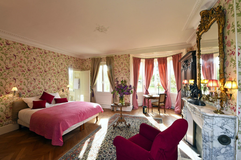 Bedroom 2, Chateau le Quesnoy, Oise