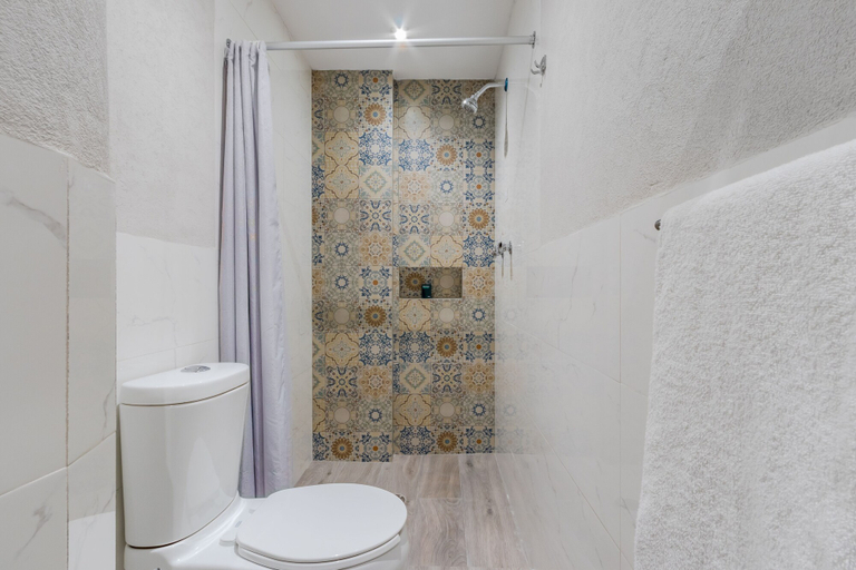 Bathroom 5, Continental Mexicano, Mexico City