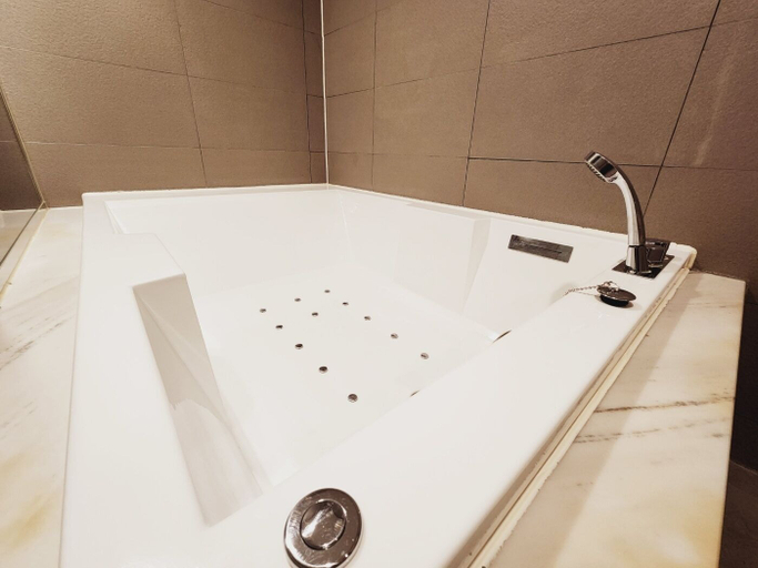 Bathroom 2, Suwon (Ingyedong) Hotel Lowa, Suwon