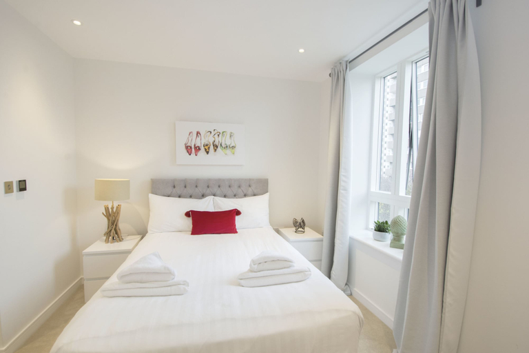 Bedroom 2, Grand Apartments Kew Gardens, London