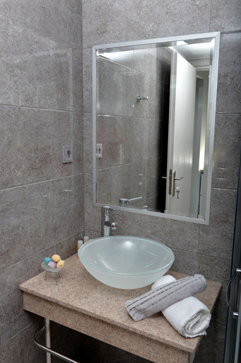 Bathroom 3, Callinica Hotel, Ionian Islands